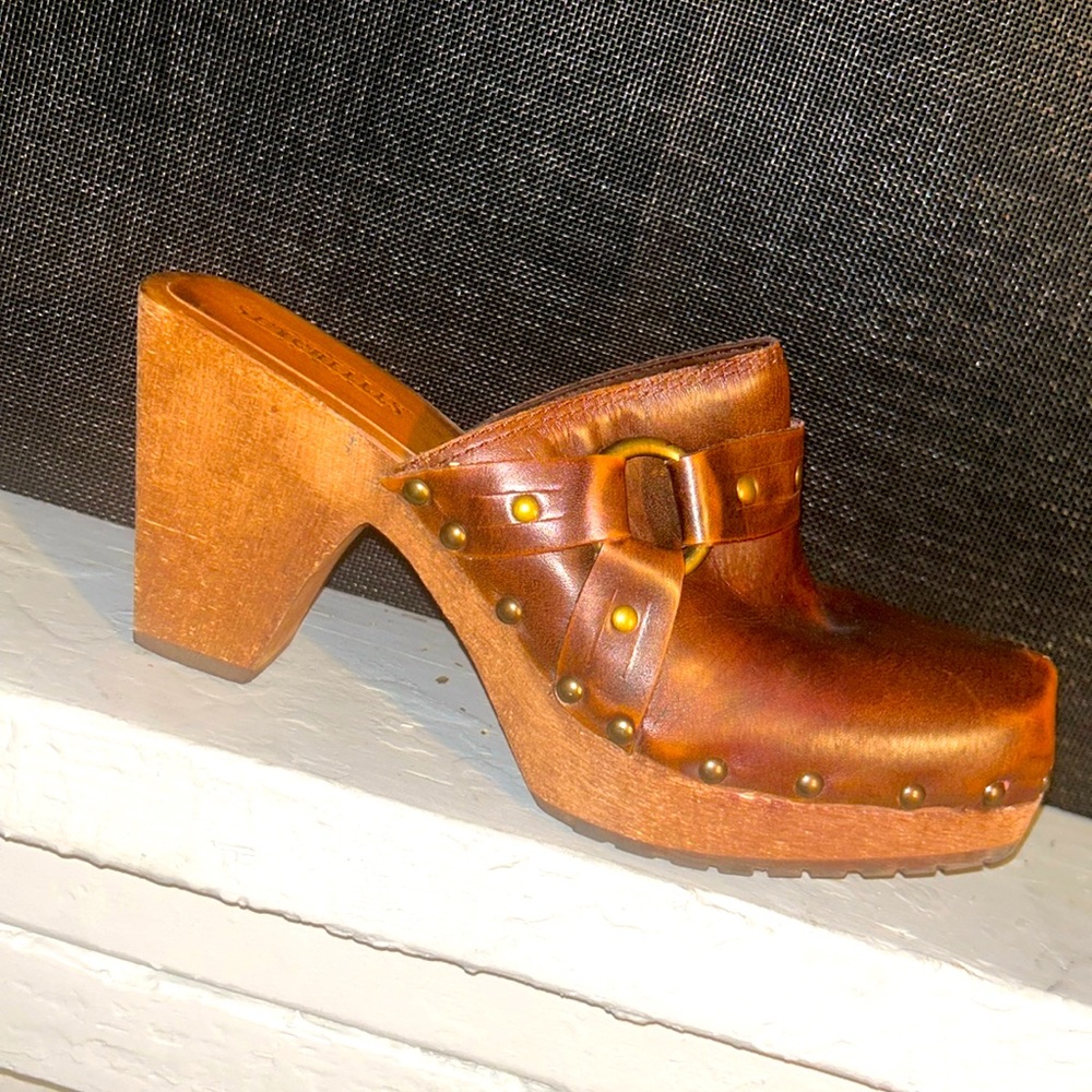 Seychelles 100% leather vintage clogs